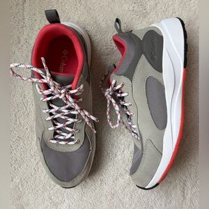 Columbia Gray Pivet Mid Waterproof Hiking  Shoes Women Size 9